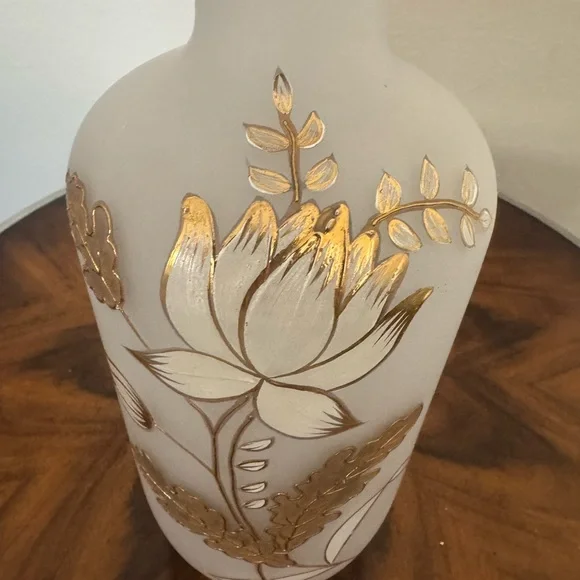 Vintage Hand Blown Opaque Glass Vase With Gilt Flowers 12 1/2” - Picture 4 of 10